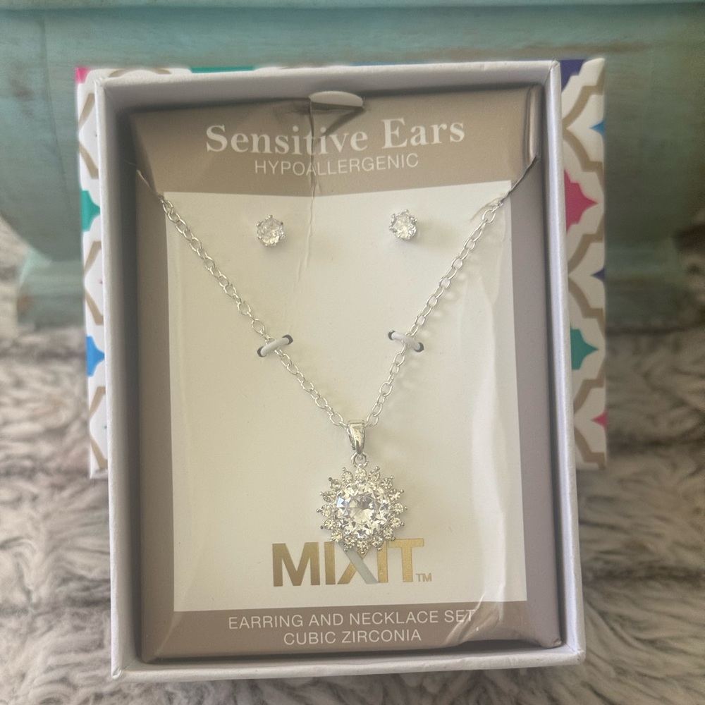 NWT Mixit Silver and Diamond Necklace & Earrings Fashion Jewelry Set